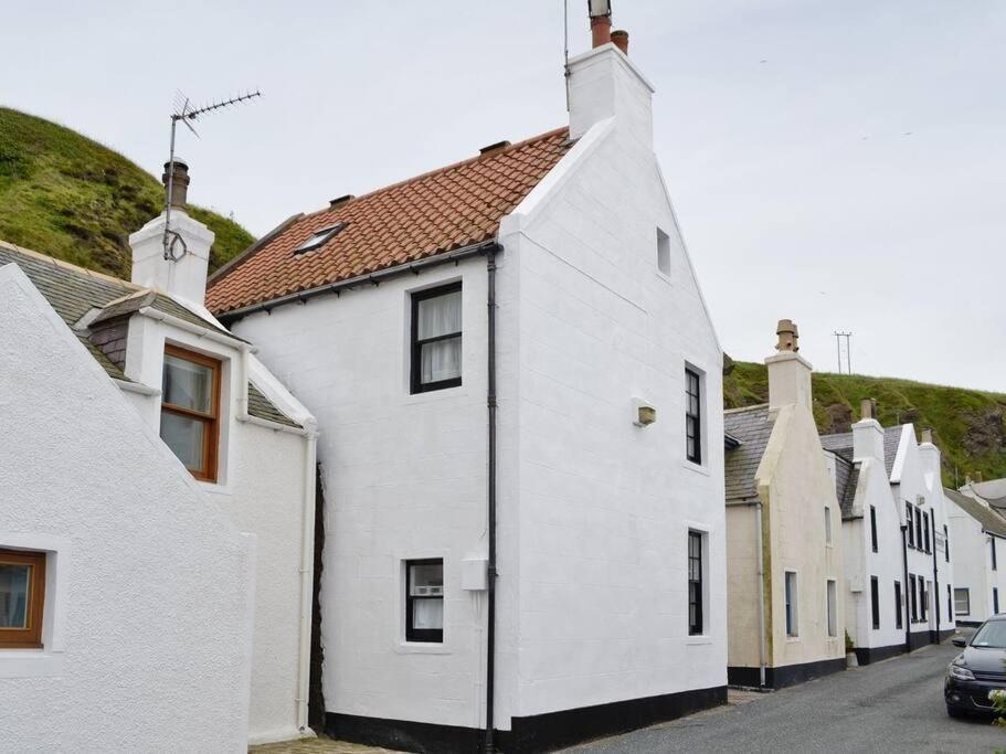 Fisherman'S Cottage In Pennan Exterior photo